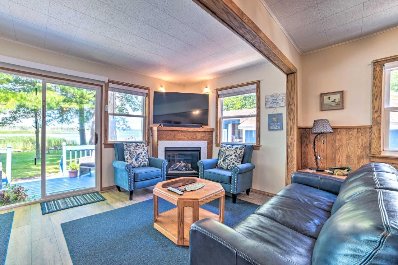 East Tawas Lakefront Getaway With Kayaks And Deck Dış mekan fotoğraf