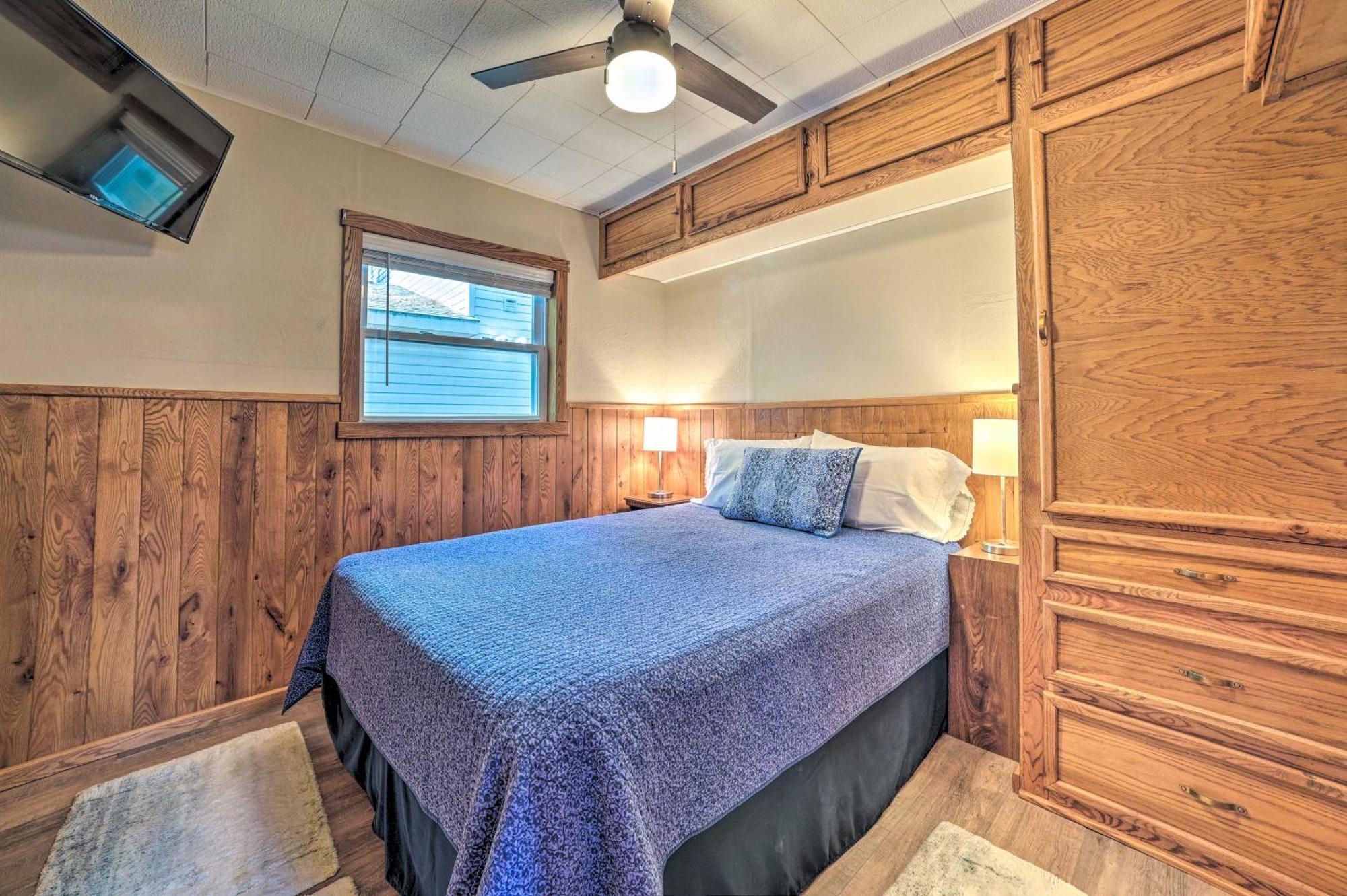 East Tawas Lakefront Getaway With Kayaks And Deck Dış mekan fotoğraf