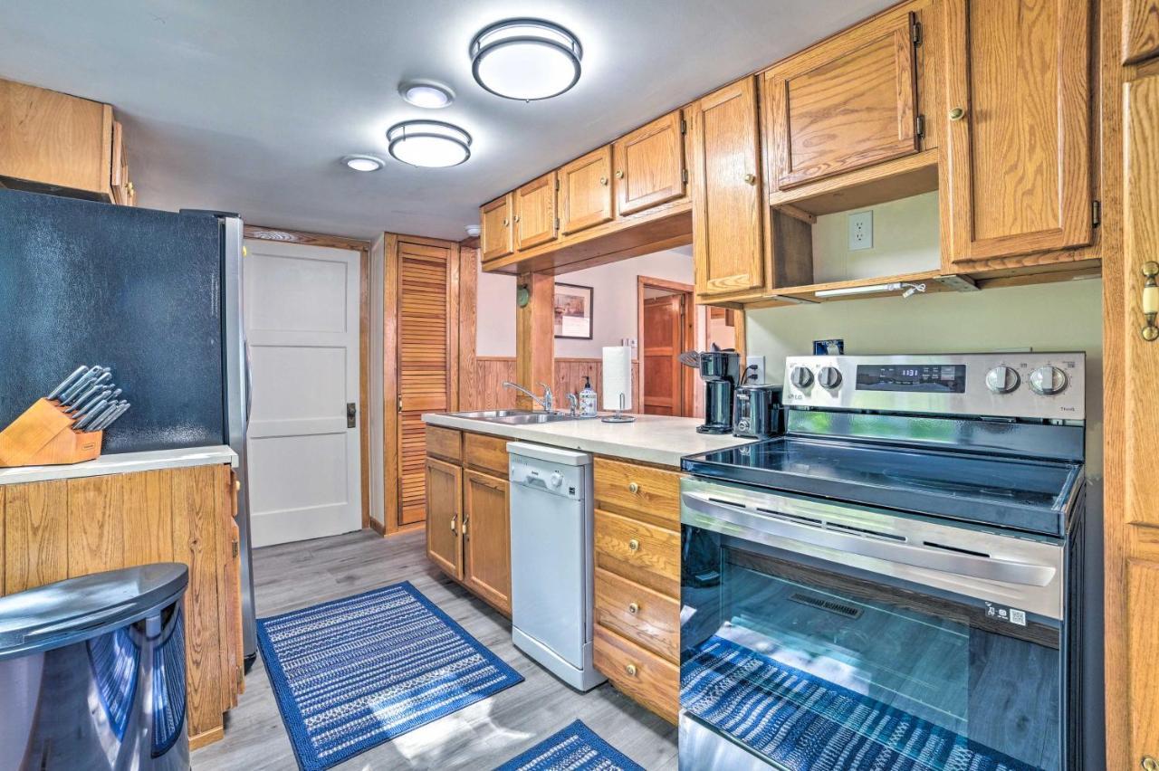 East Tawas Lakefront Getaway With Kayaks And Deck Dış mekan fotoğraf
