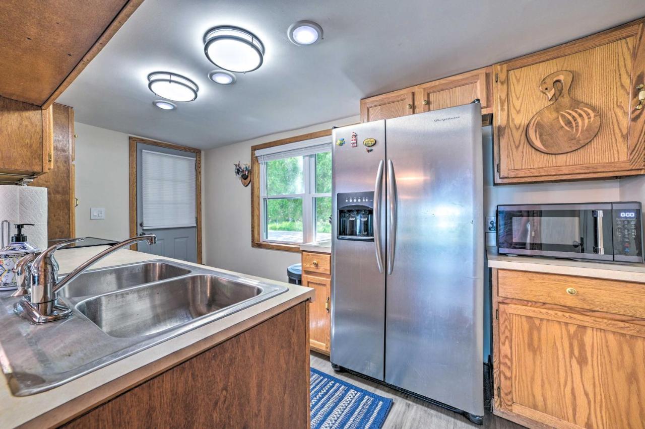 East Tawas Lakefront Getaway With Kayaks And Deck Dış mekan fotoğraf